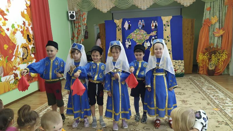 фотоальбом Театрализованное представление Крымские узоры