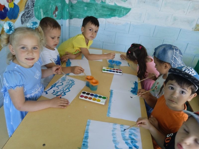 Занятие на свежем воздухе в гр. "Затейники"