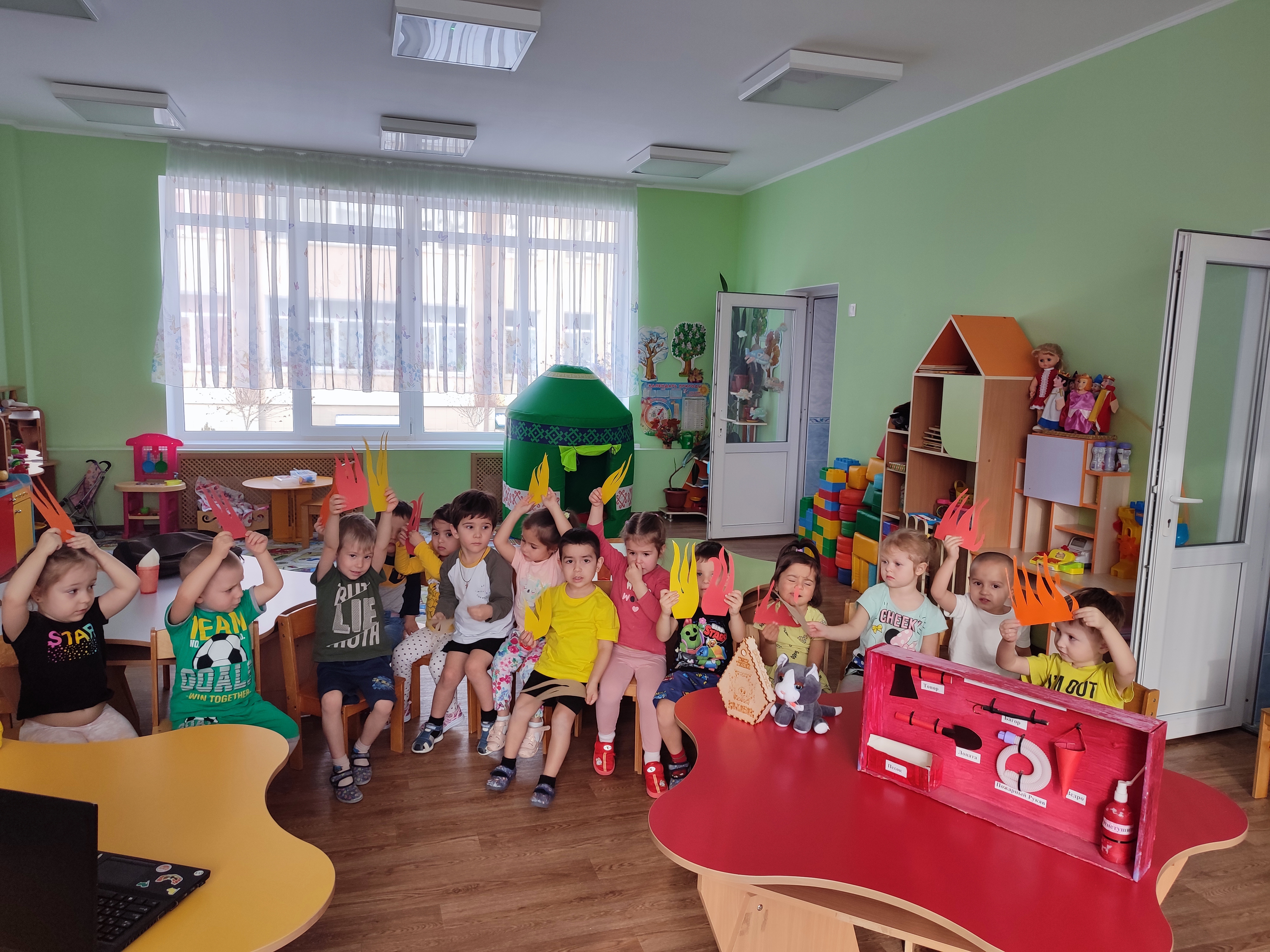 фотоальбом Солнышко, Затейники