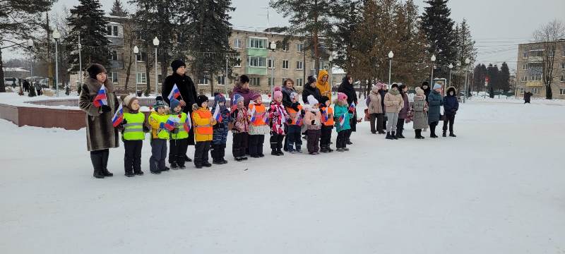 Митинг и церемония у Вечного огня