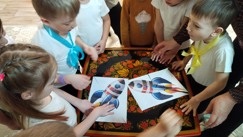 "День космонавтики" в группе "Колокольчик"