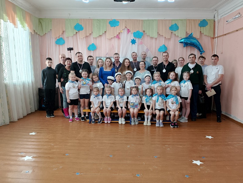 Праздник, посвящённый 23 февраля в старше-подготовительной группе "Знайки"