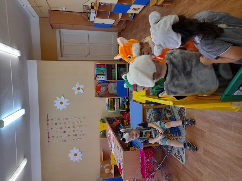 День театра в младшей группе