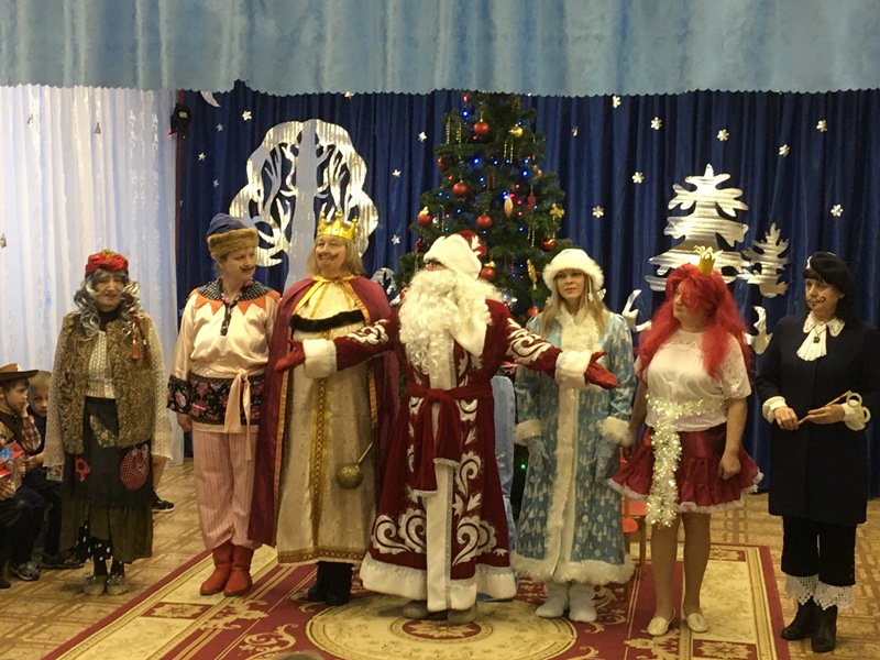 Любой из нас, конечно, ждет Веселый праздник – Новый год! Но больше всех на свете Ждут этот праздник дети!