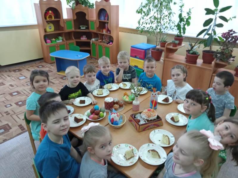 С Пасхой! Радости, здоровья И счастливых, ясных дней!