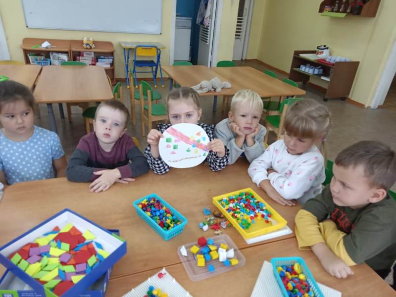 Беседа по ОБЖ о правилах пользования мелкими предметами