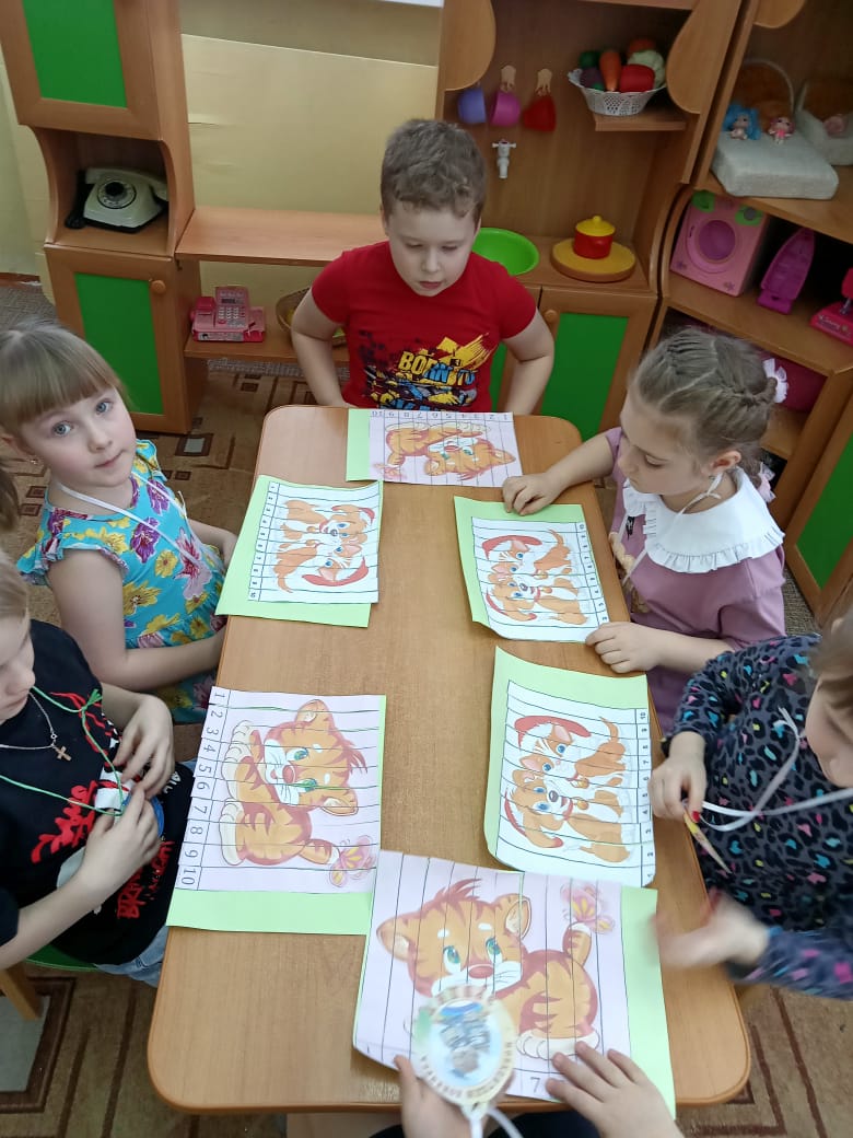 «Пушистая радость» - встреча детей подготовительных к школе групп в экологическом театре.