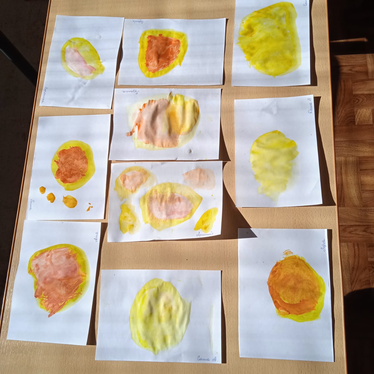 Масленицу любят дети! И рисуют, и поют, и блины вместе пекут! 