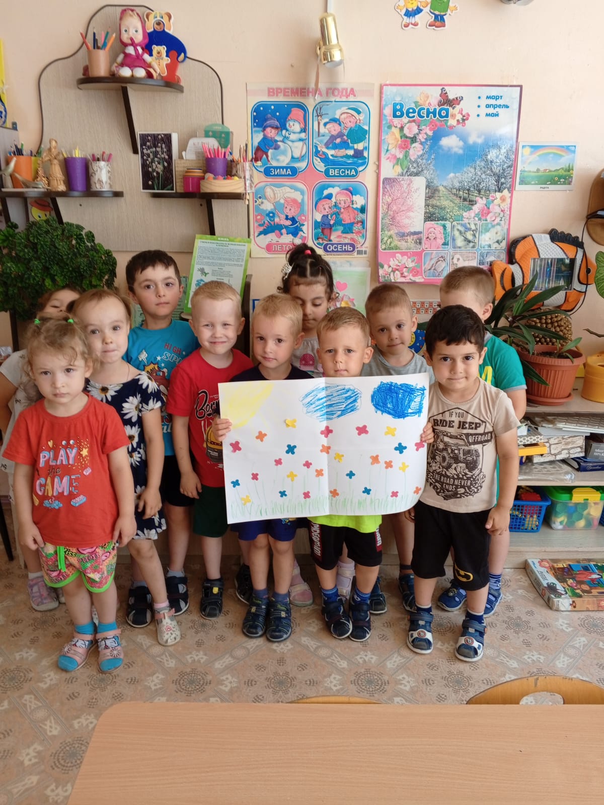 Летние фантазии детей на бумаге