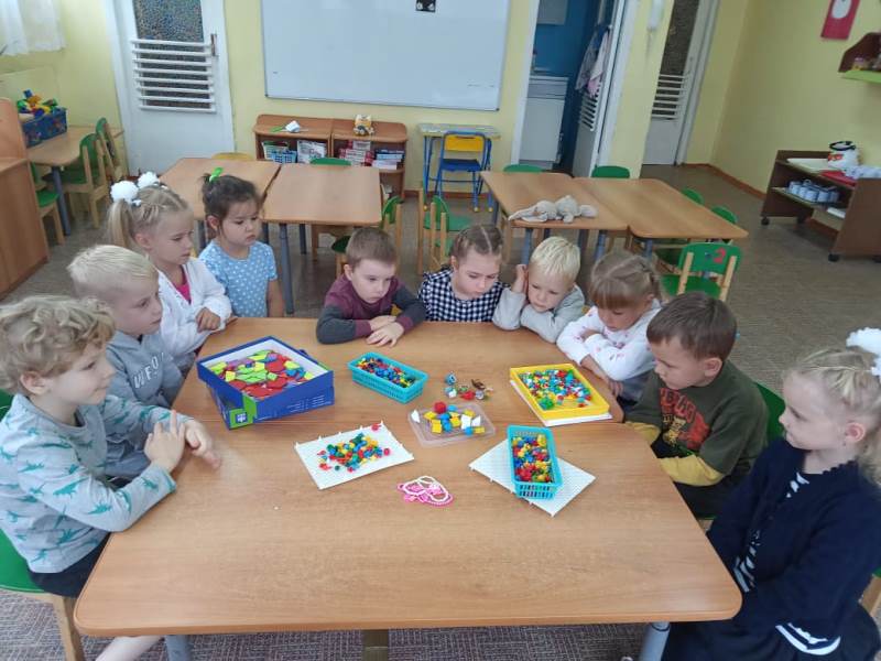 Беседа по ОБЖ о правилах пользования мелкими предметами