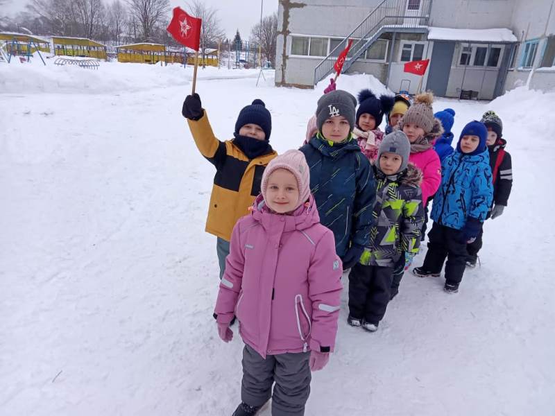 Экскурсии на творческие выставки «Прикосновение к детскому творчеству»