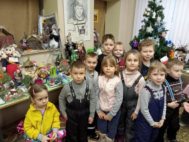 Путешествие в сказку на выставке «Новогодний переполох» на Станции юных техников