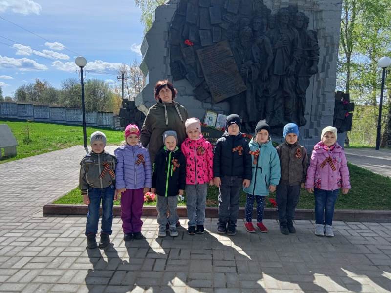 Ко Дню Победы в детском саду: патриотические занятия и экскурсия с детьми старшей группы