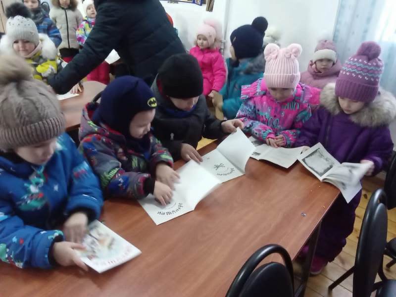 Экскурсия в Воскресную школу при церкви Введения во храм Пресвятой Богородицы