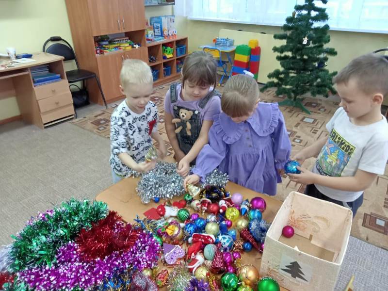 Детские новогодние хлопоты