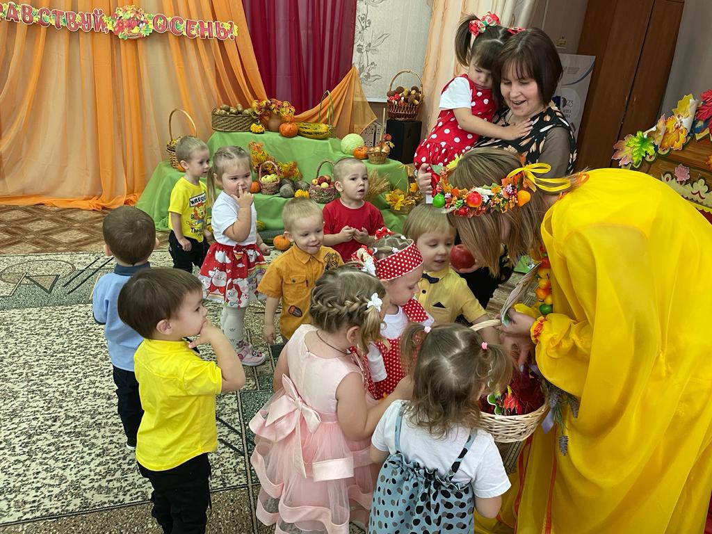 Осенний праздник в гр. "Волчок"