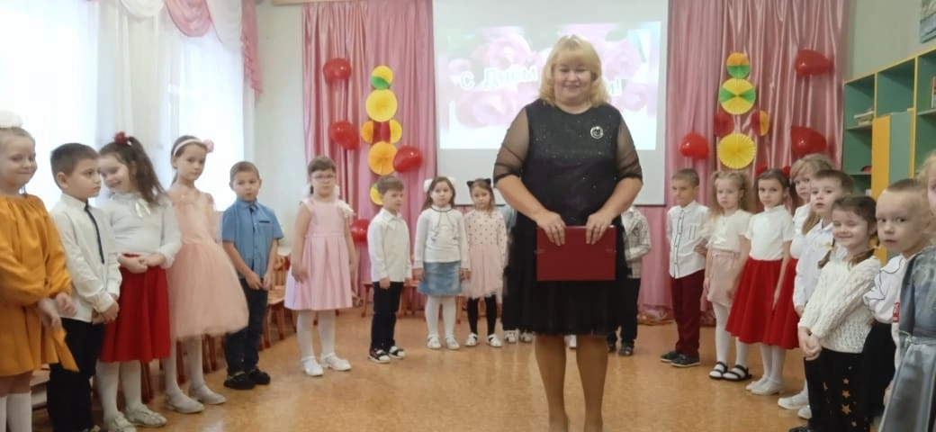 День Матери в саду День Матери в саду