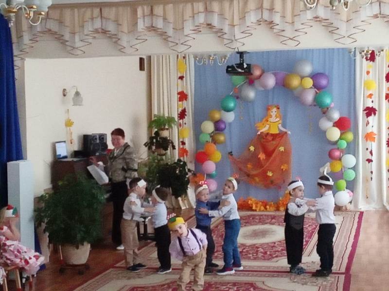С 16 по 27 октября в детском саду "Солнышко" прошли осенние праздники для всех возрастных групп