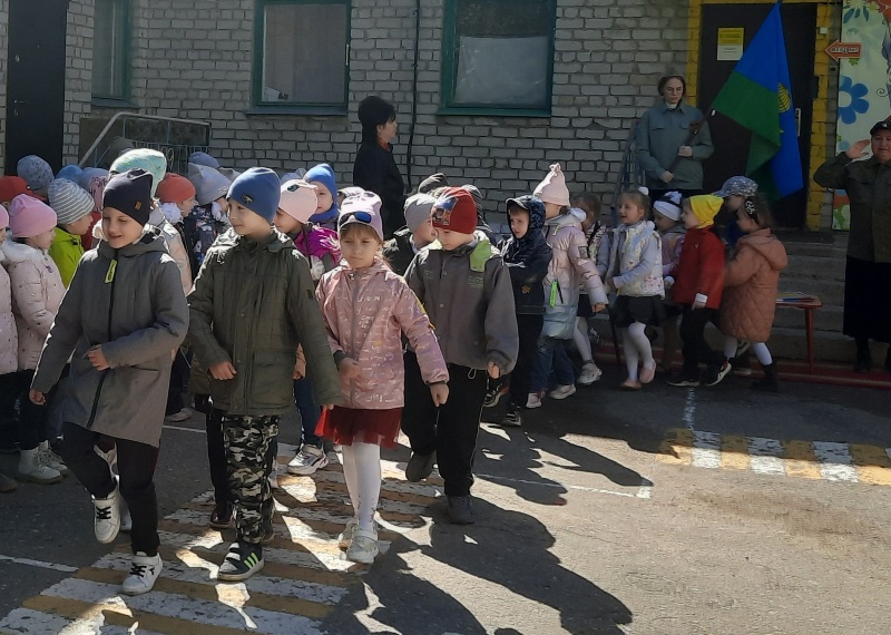 Смотр песни и строя "Красив в строю, силен в бою"