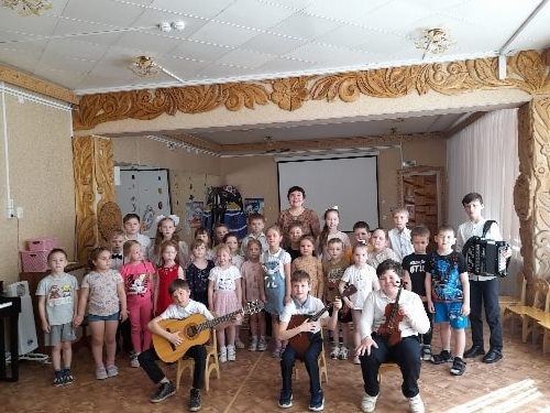 Нас посетили учащиеся музыкальной школы со своим прекрасным концертом