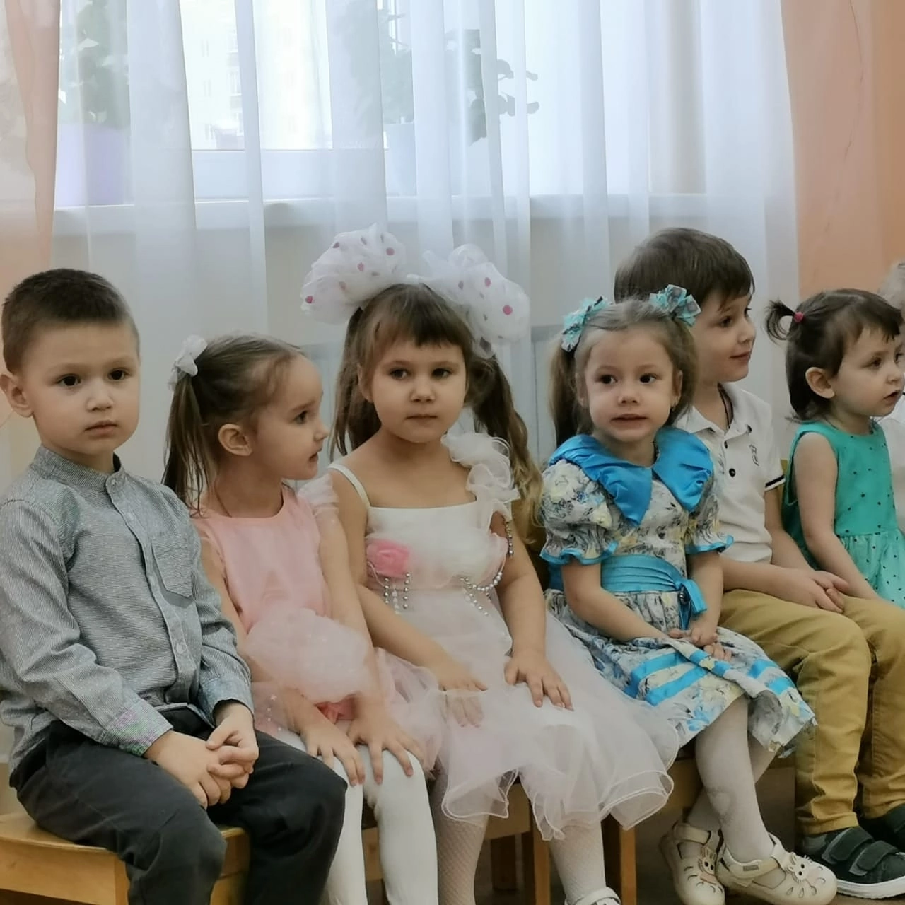 Поздравляем милых мам!