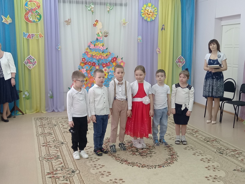 8 Марта в гр. "Светлячки"