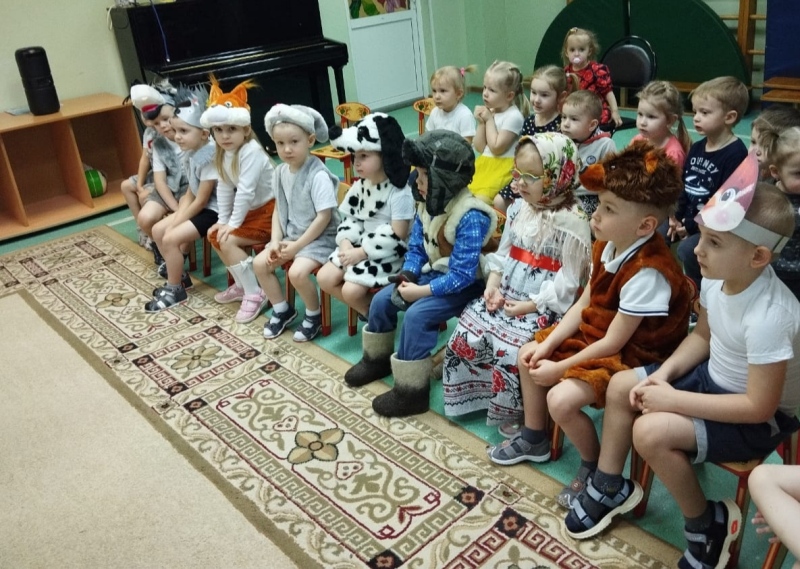 Театрализованное представление «Рукавичка на новый лад»