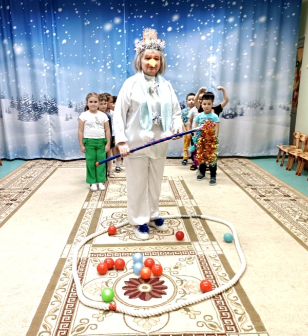 С днем рождения, Снеговик!