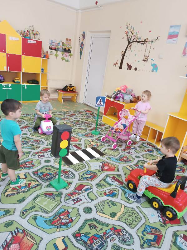 День ПДД в первой младшей группе