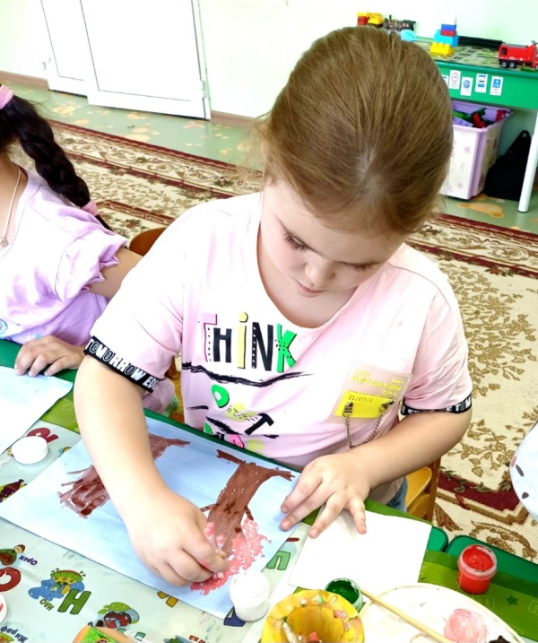 Цветущие яблони