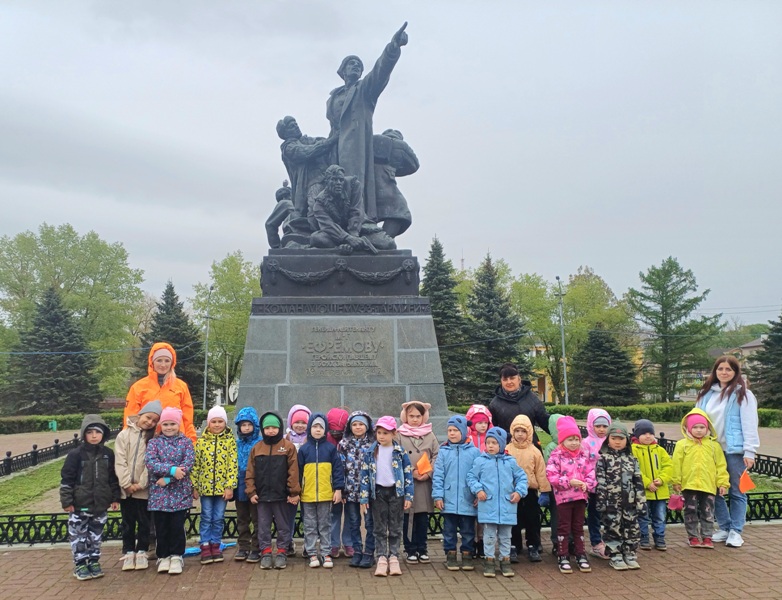 Возложение цветов