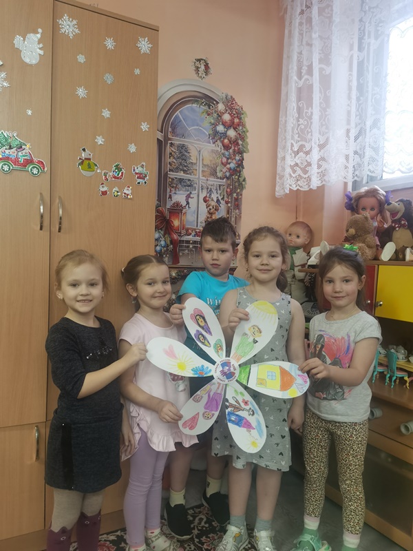 Крепка семья-сильна Россия!
