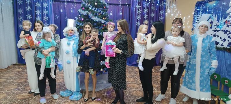 «Новогодний праздник для малышей»