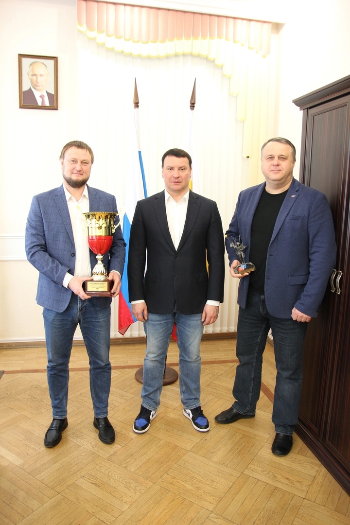 Глава регионального Минспорта поблагодарил Федерацию ММА за плодотворную работу.