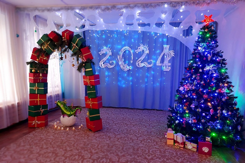 «Новый год в гости к нам идет!»