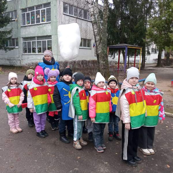 Воспитанники подготовительной к школе группы 