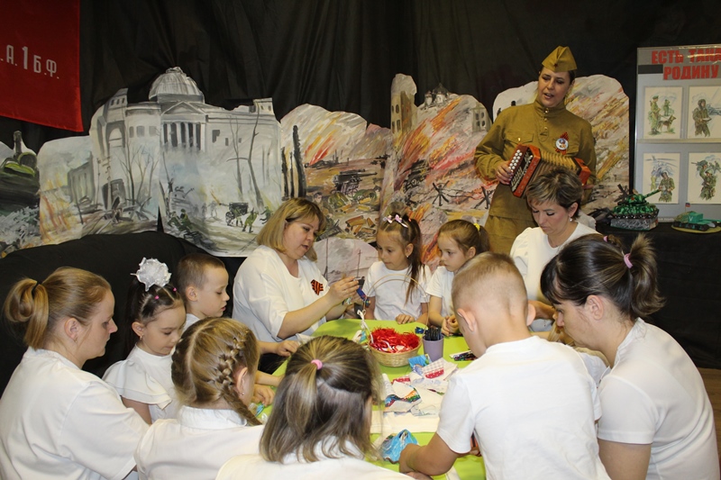 Мастер – класс «Кукла – Радужка для солдата»