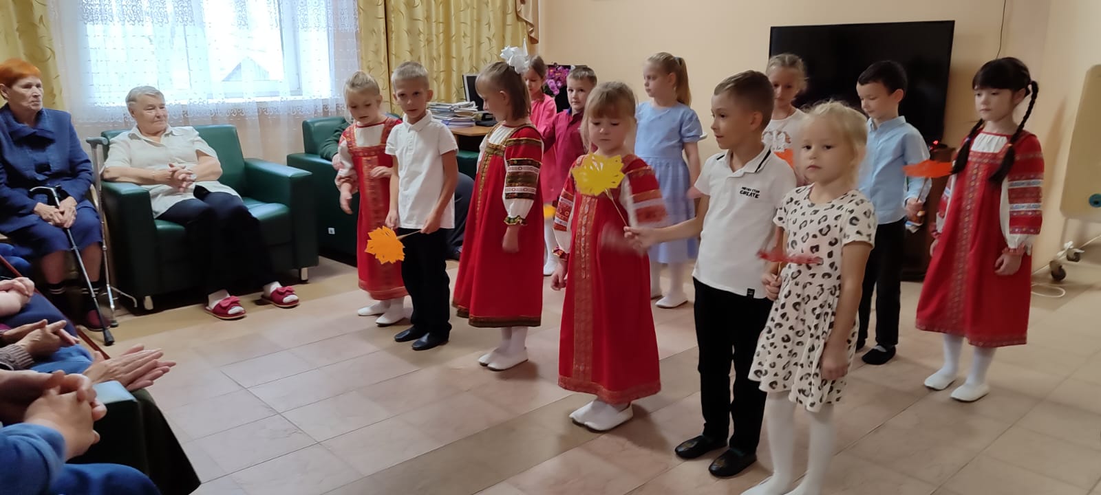 Концерт в доме престарелых