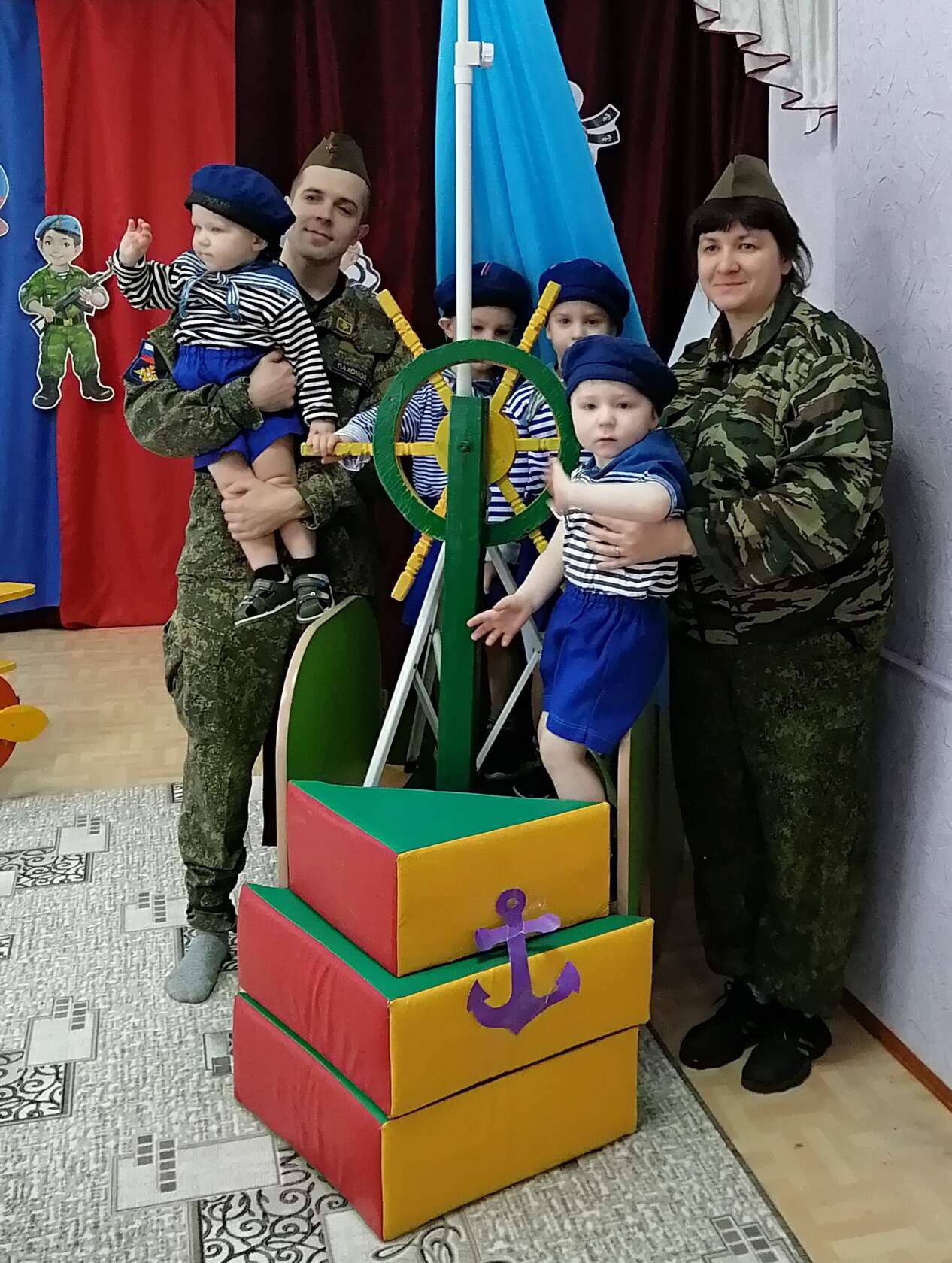 Военно- спортивная игра, посвящённая дню Защитника Отечества.