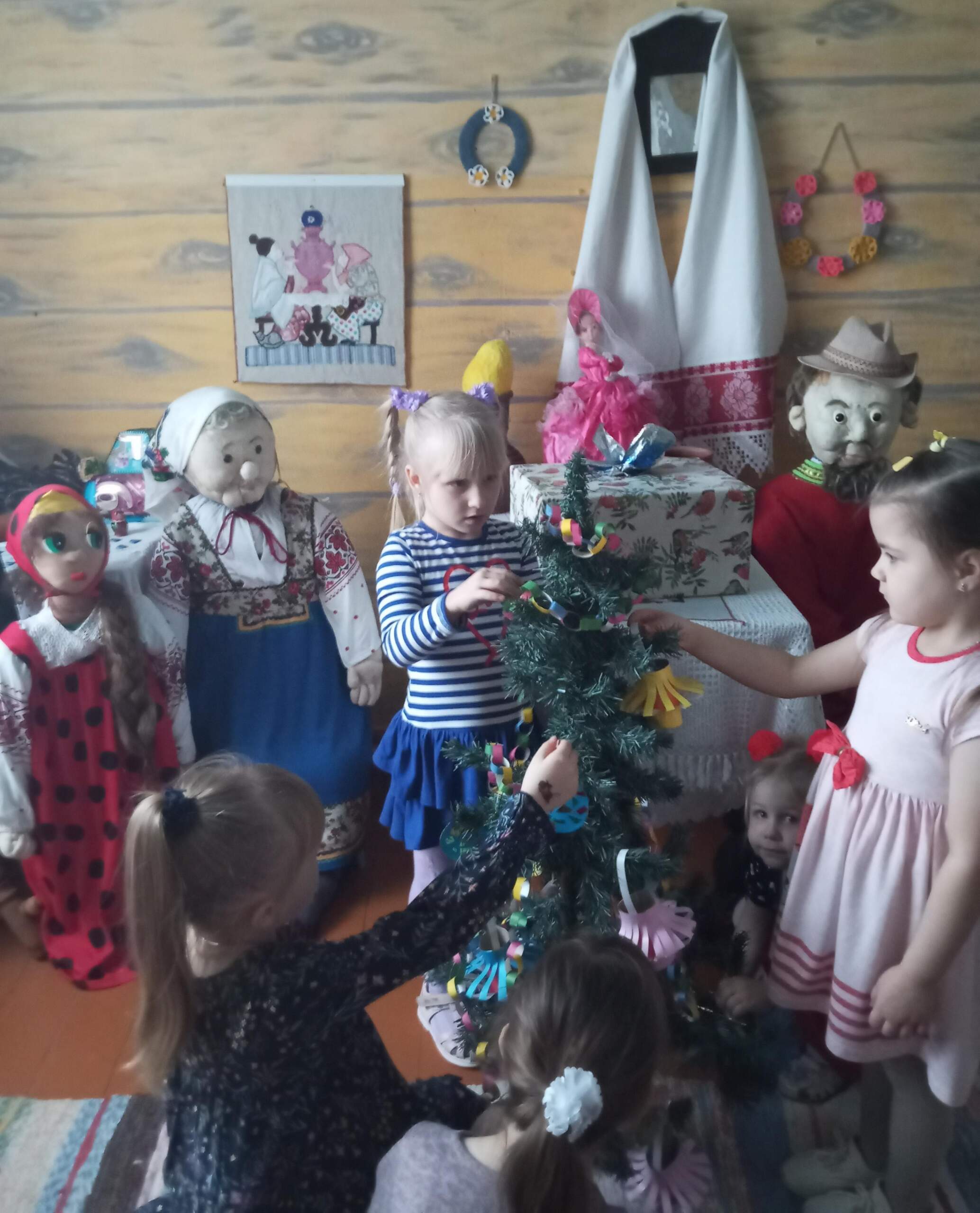 День рождения новогодней елки.