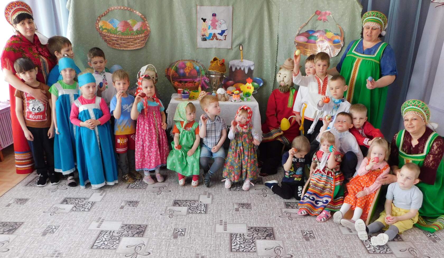 Сегодня праздник Пасхи.