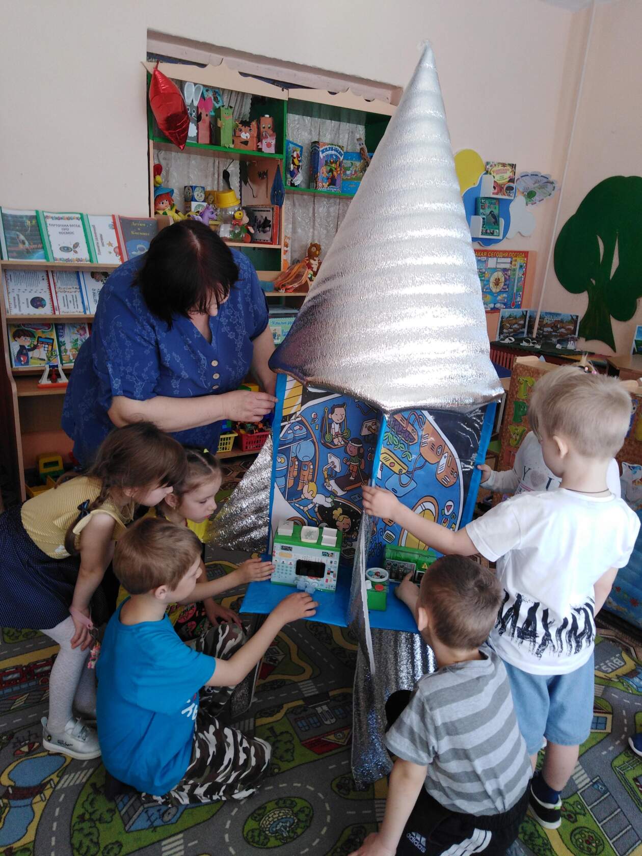 Подготовка ко «Дню космонавтики».