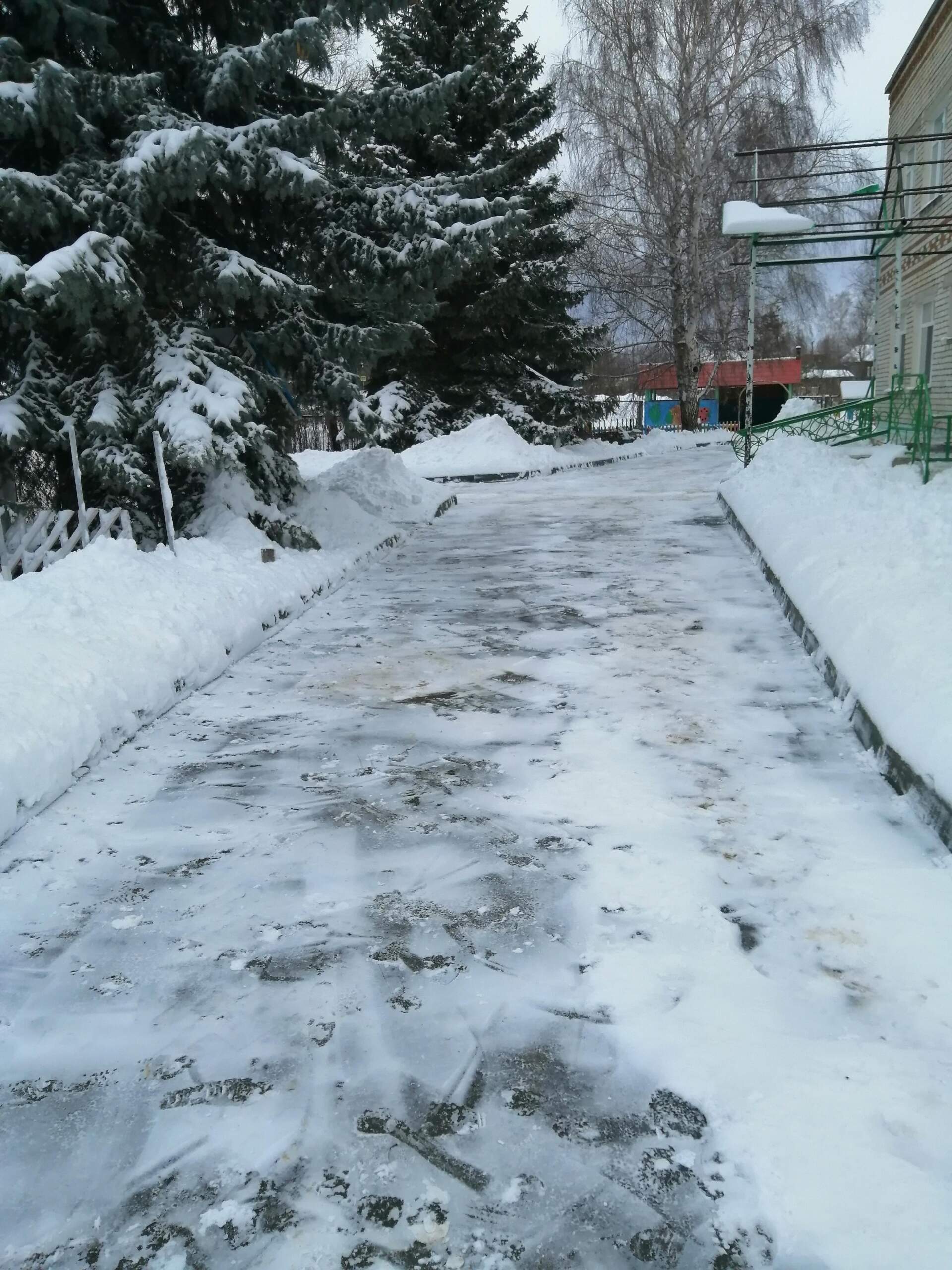 Уборка снега.