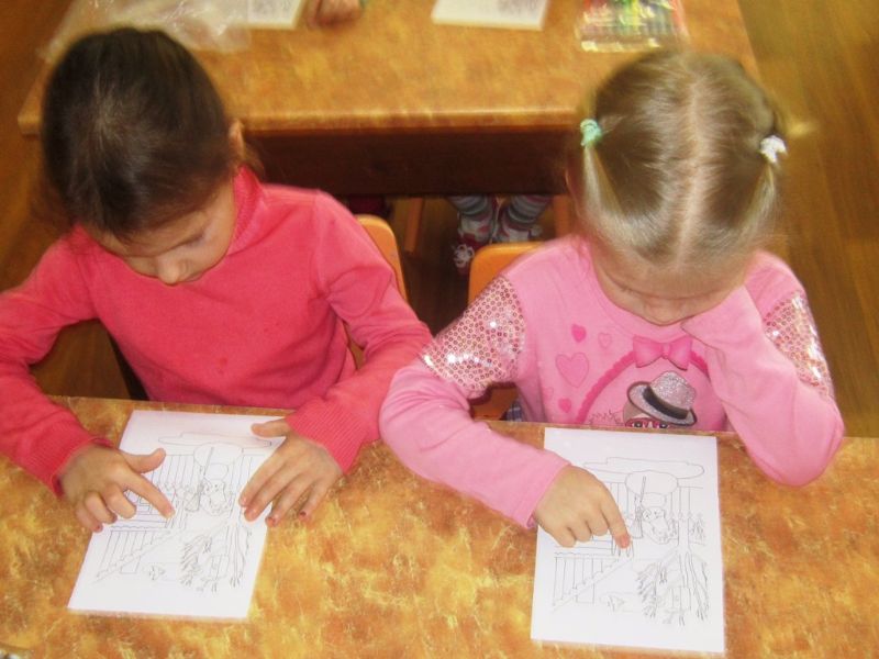 Проведена подвижная игра «Цветные автомобили»