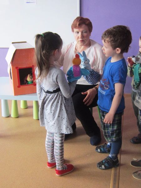 Досуг по сказке «Заюшкина избушка»