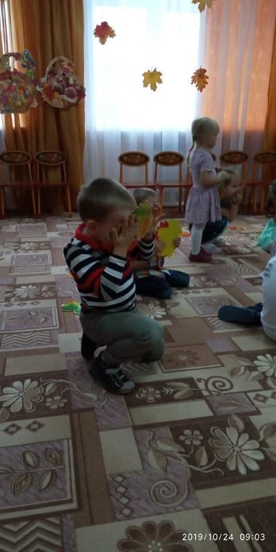Осенний праздник во второй младшей группе Осенний праздник во второй младшей группе