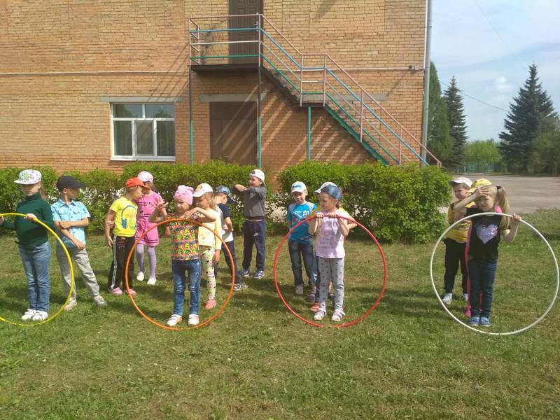 Спортивное развлечение в старшей группе. Спортивное развлечение в старшей группе.