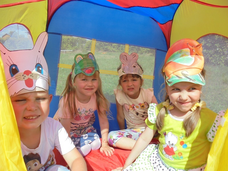 Инсценировка русской народной сказки «Теремок».