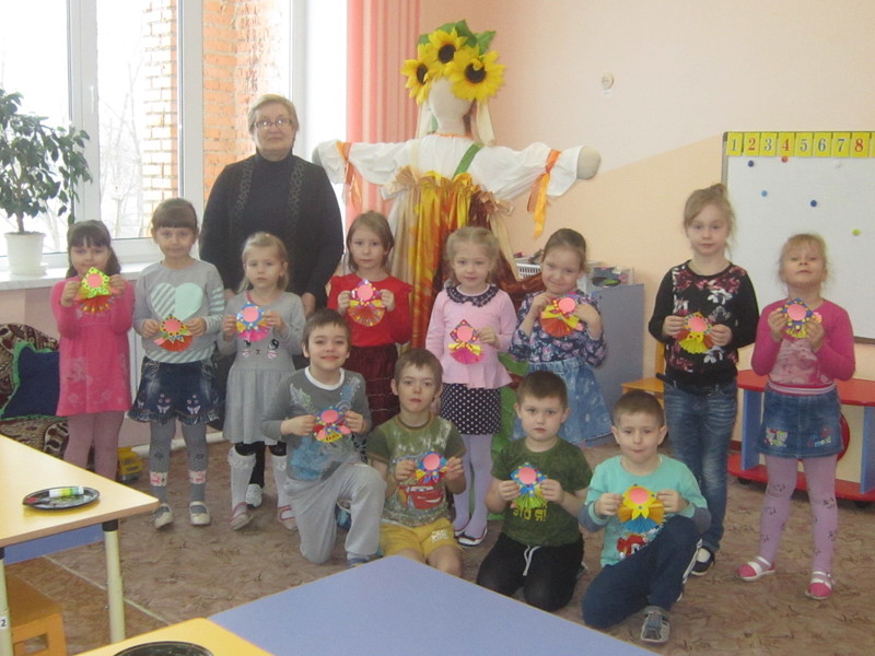 Знакомство с праздником Масленица.