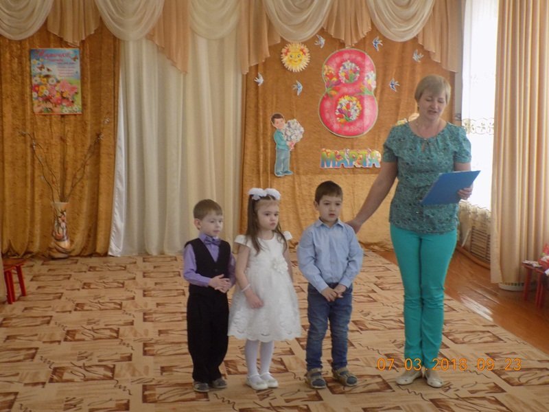 Клоун Клёпа в гостях у ребят